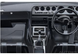 NISSAN SKYLINE 2000 GT-R (KPGC110) TUNED VERSION „CARBON BLACK BONNET“ silber AUTOart 1:18 Composite